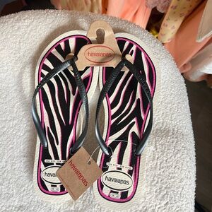 NWT Havaianas Slim Animal Sandals🩴 👙 🦓